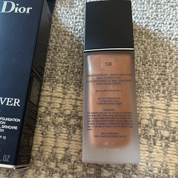 Dior Forever Foundation. 5W - Picture 5 of 5